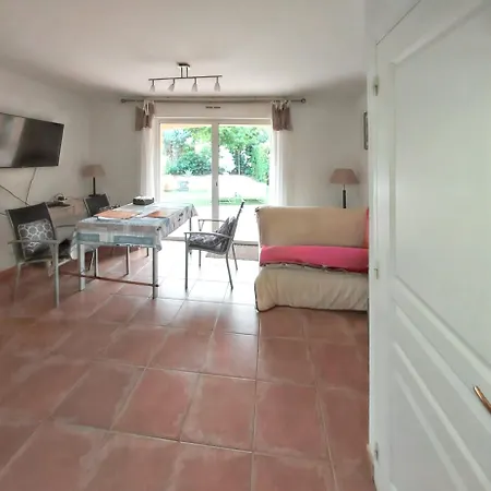 Dom wakacyjny Maison De Confortable Avec Jardin Et Terrasse Au Lavandou Le Lavandou