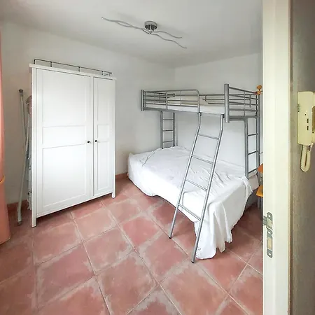Nyaraló Maison De Confortable Avec Jardin Et Terrasse Au Lavandou