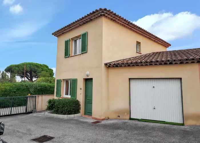Maison De Confortable Avec Jardin Et Terrasse Au Lavandou Le Lavandou